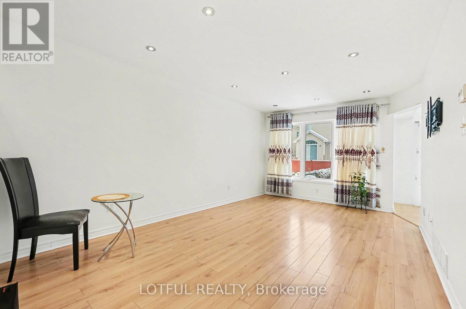 13 Villandry Street, Ottawa, Ontario  K2G 6X7 - Photo 7 - X12675234