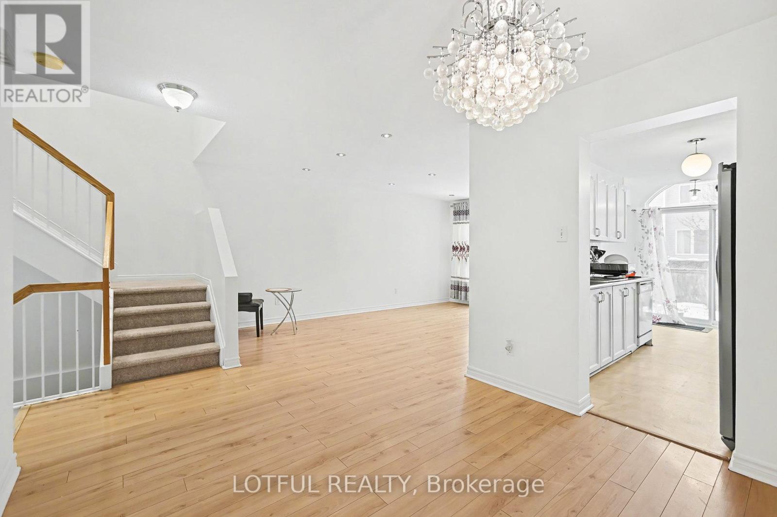 13 Villandry Street, Ottawa, Ontario  K2G 6X7 - Photo 9 - X12675234