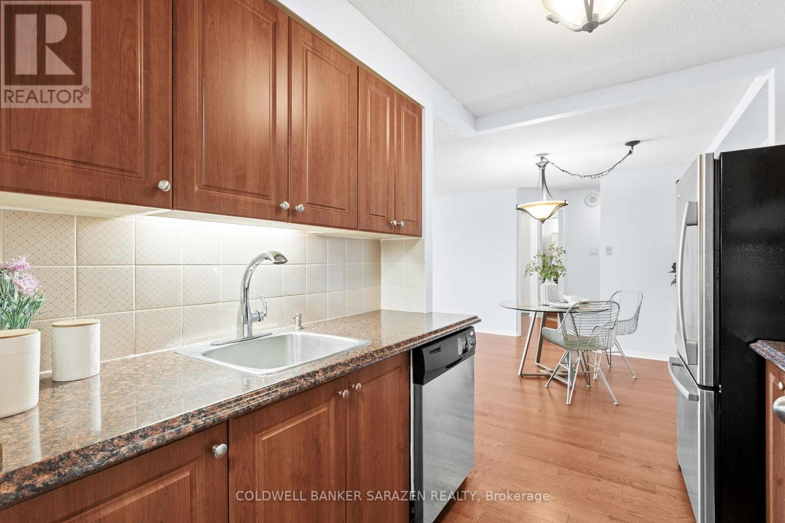 209 - 80 Sandcastle Drive, Ottawa, Ontario  K2H 9E7 - Photo 9 - X12675248