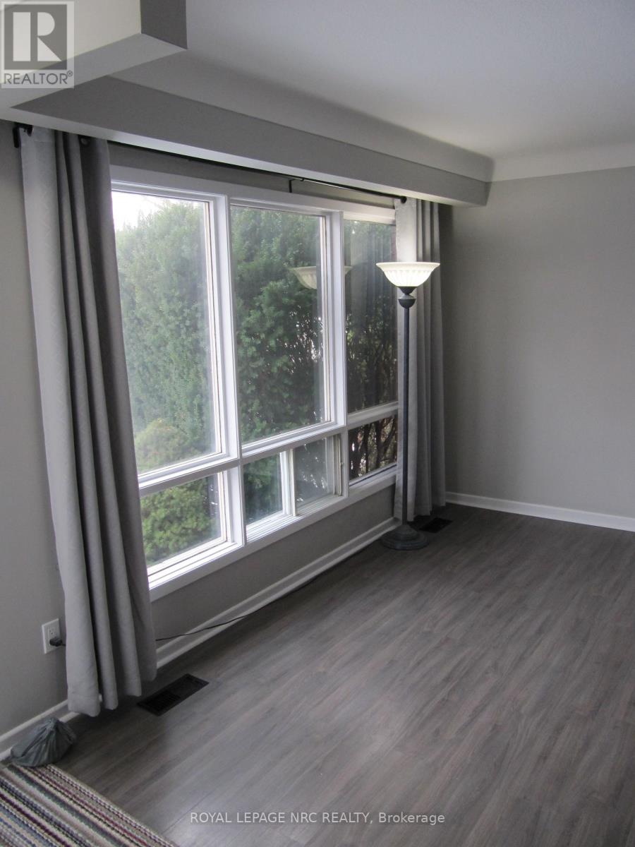 2 Black Knight Road, St. Catharines, Ontario  L2N 3C1 - Photo 13 - X12675190