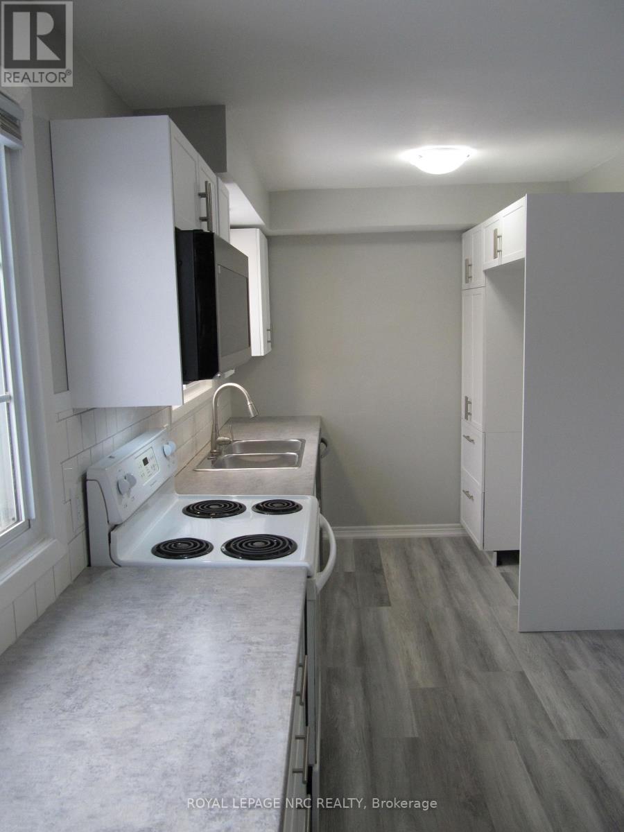 2 Black Knight Road, St. Catharines, Ontario  L2N 3C1 - Photo 7 - X12675190