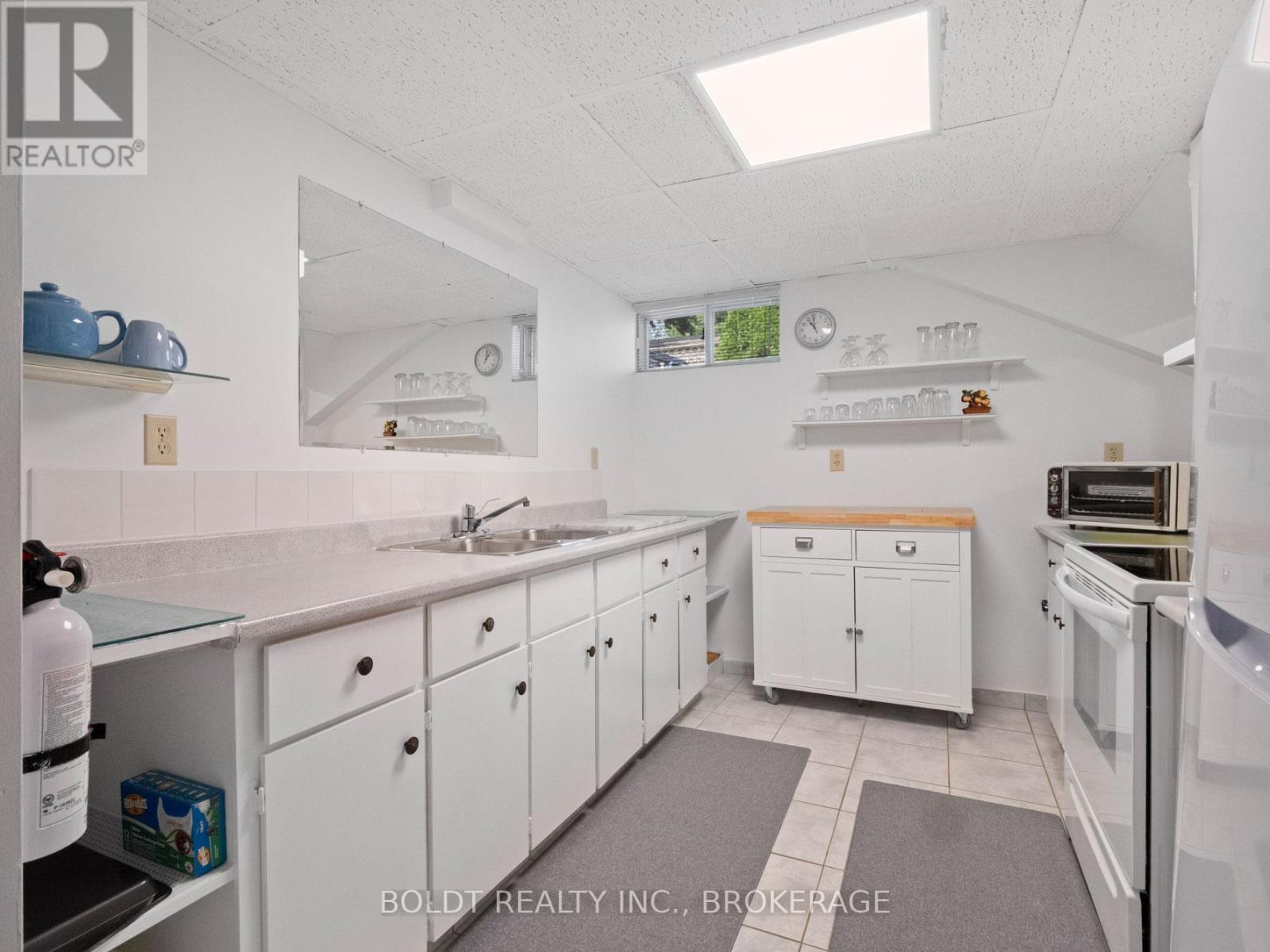 Lower - 2 Kenworth Drive, St. Catharines, Ontario  L2M 4S2 - Photo 3 - X12675218