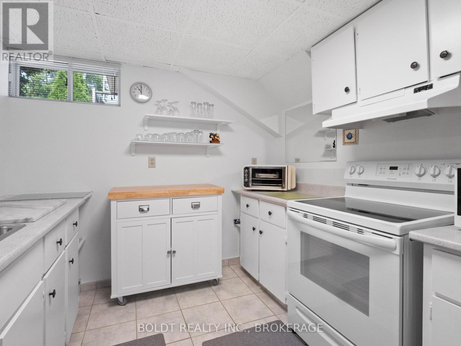 Lower - 2 Kenworth Drive, St. Catharines, Ontario  L2M 4S2 - Photo 5 - X12675218