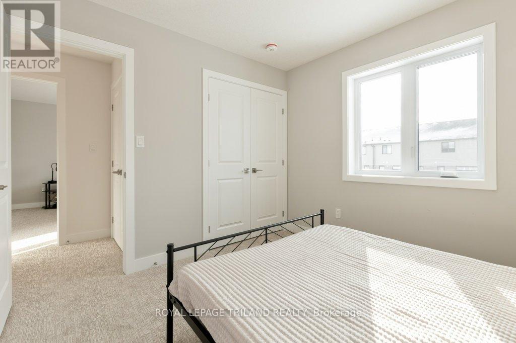 67 Harrow Lane, St. Thomas, Ontario  N5R 0P3 - Photo 25 - X12338681