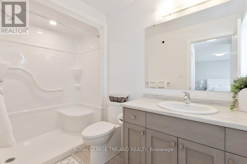 67 Harrow Lane, St. Thomas, Ontario  N5R 0P3 - Photo 23 - X12338681