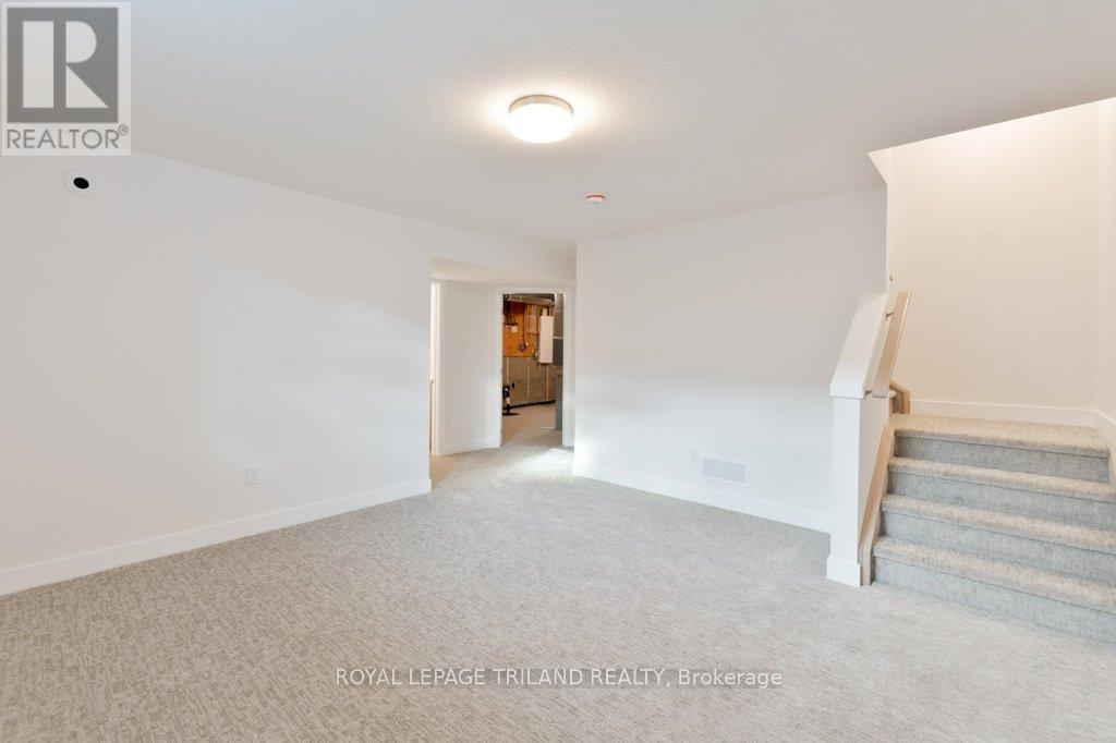 67 Harrow Lane, St. Thomas, Ontario  N5R 0P3 - Photo 28 - X12338681