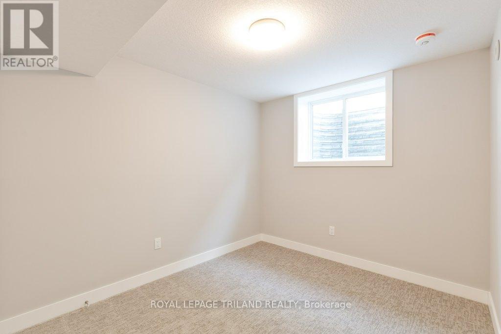 67 Harrow Lane, St. Thomas, Ontario  N5R 0P3 - Photo 30 - X12338681