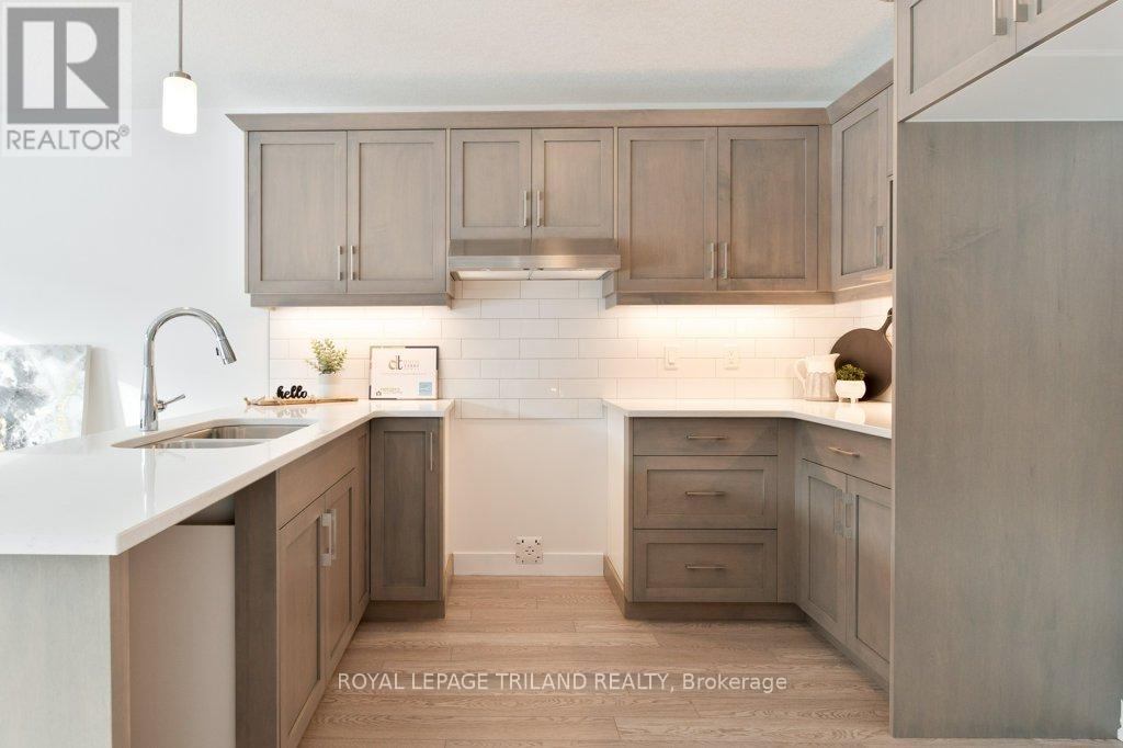 67 Harrow Lane, St. Thomas, Ontario  N5R 0P3 - Photo 7 - X12338681