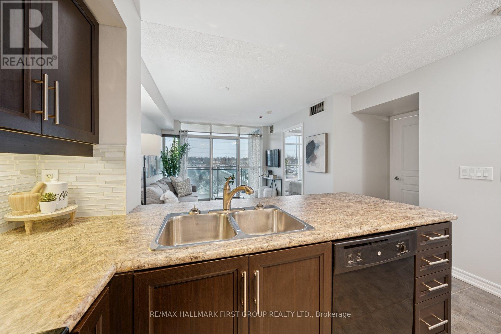 406 - 1600 Charles Street, Whitby, Ontario  L1N 0G4 - Photo 13 - E12675258