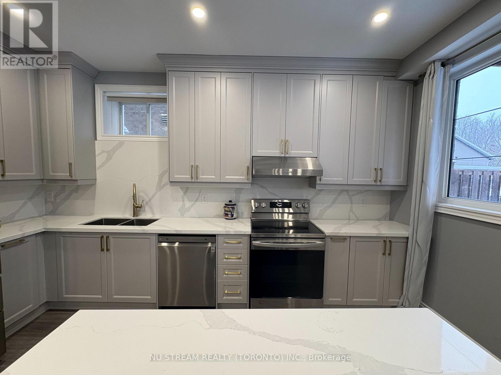 Lower - 45 Hurst Avenue, Vaughan, Ontario  L6A 4Y5 - Photo 4 - N12675206