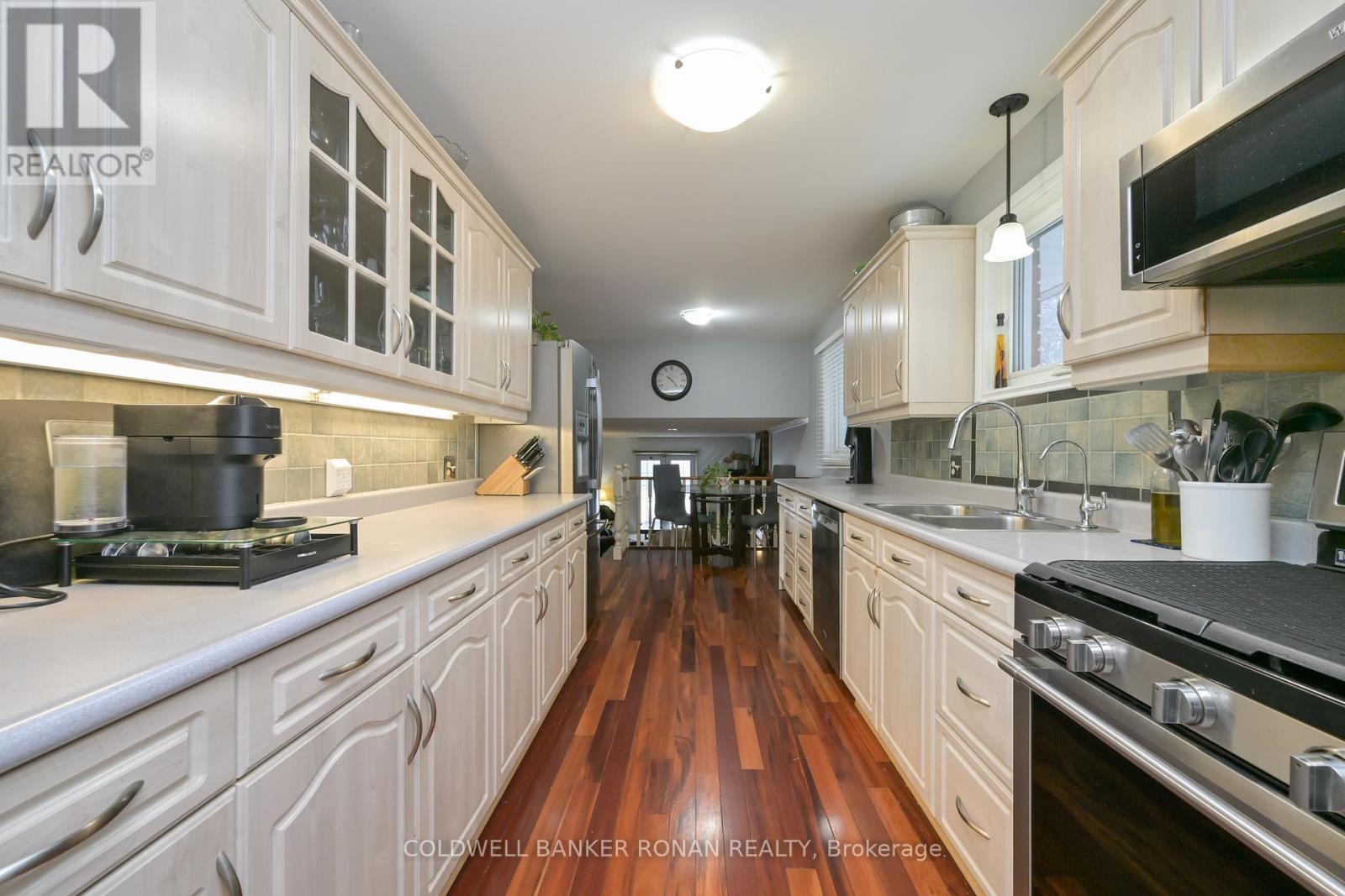 61 Doner Street, New Tecumseth, Ontario  L9R 1M7 - Photo 3 - N12675226