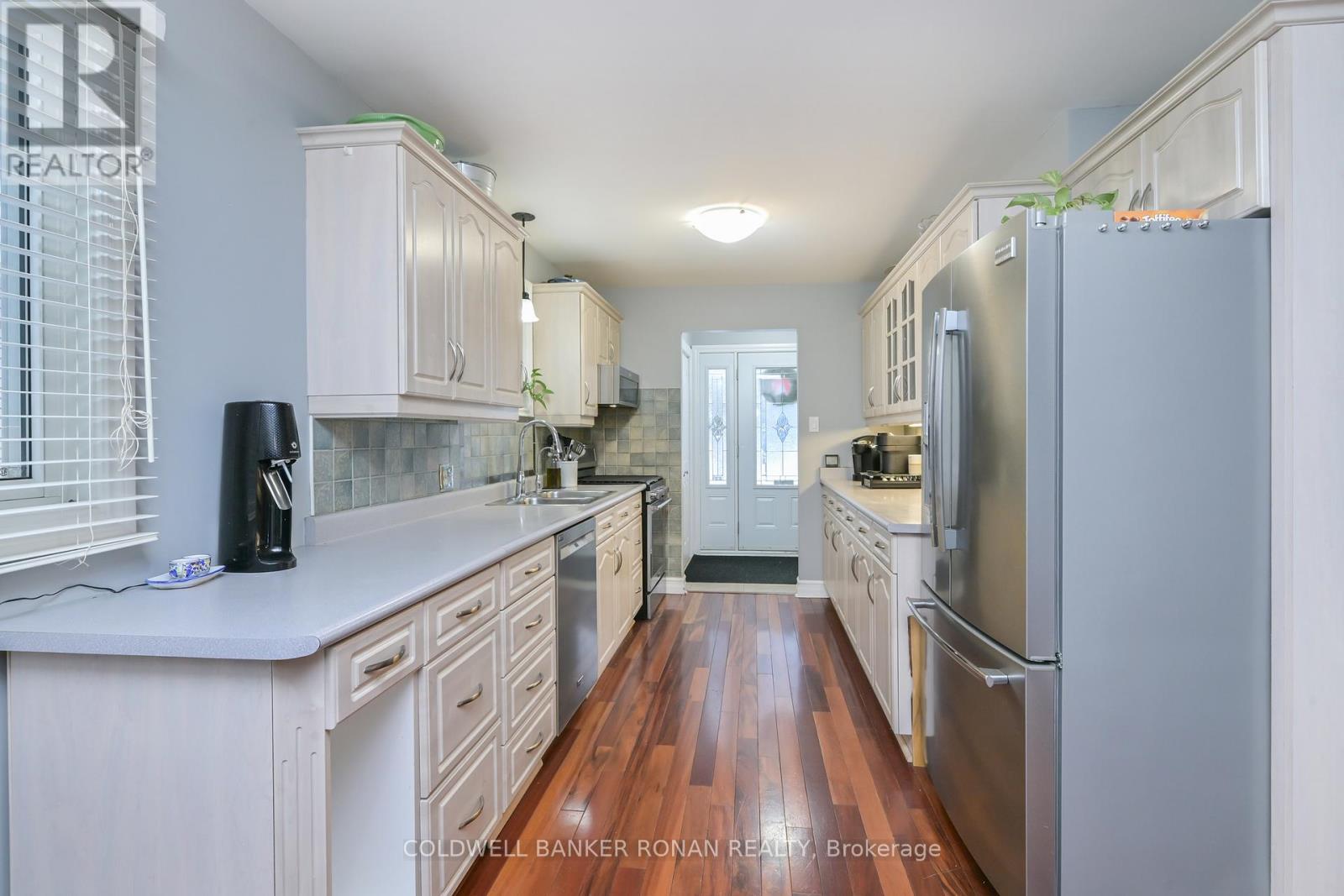 61 Doner Street, New Tecumseth, Ontario  L9R 1M7 - Photo 5 - N12675226