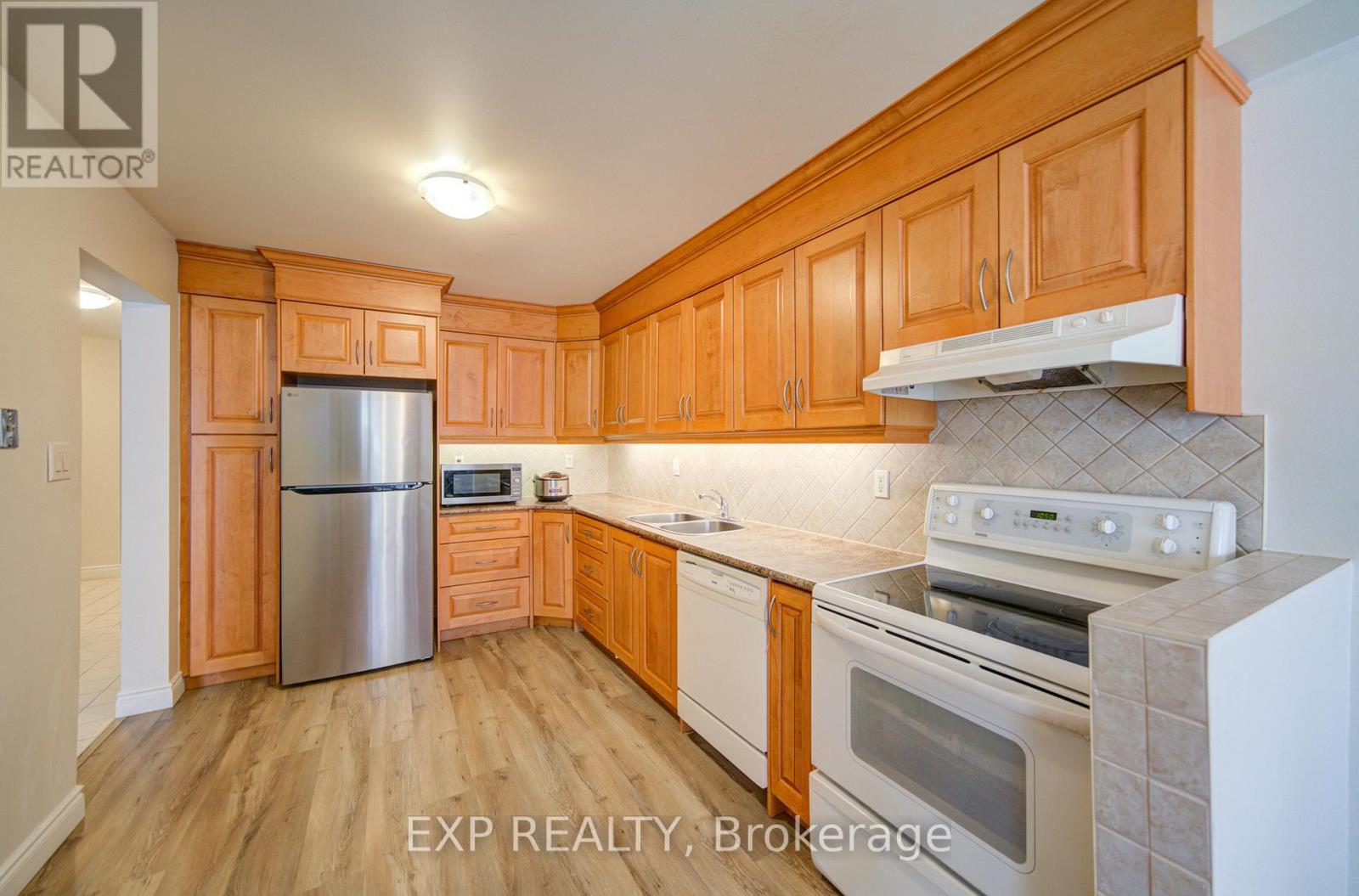 12 Sadlee Cove Crescent, Toronto, Ontario  M1V 1Y4 - Photo 11 - E12673706