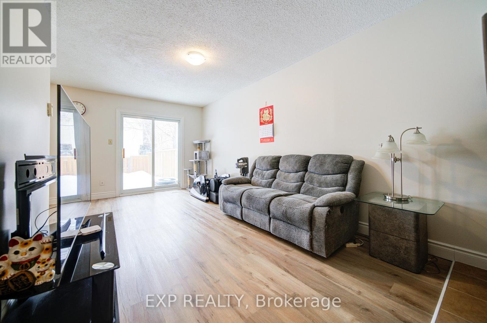 12 Sadlee Cove Crescent, Toronto, Ontario  M1V 1Y4 - Photo 5 - E12673706