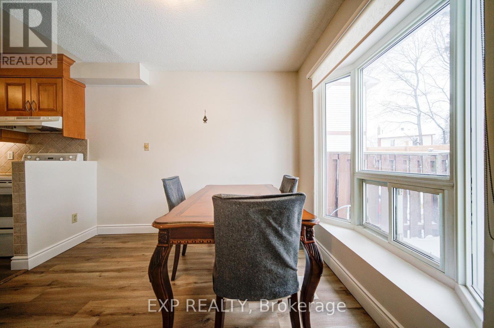 12 Sadlee Cove Crescent, Toronto, Ontario  M1V 1Y4 - Photo 10 - E12673706