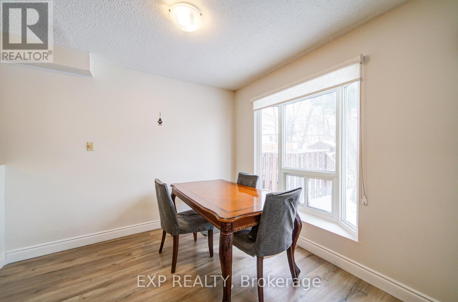 12 Sadlee Cove Crescent, Toronto, Ontario  M1V 1Y4 - Photo 9 - E12673706