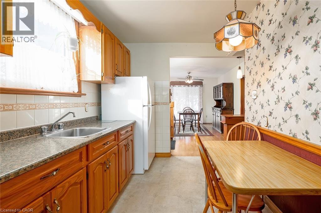 162 East 18th Street, Hamilton, Ontario  L9A 4P1 - Photo 11 - 40796870