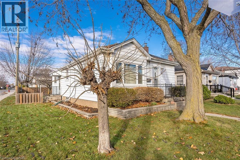 162 East 18th Street, Hamilton, Ontario  L9A 4P1 - Photo 2 - 40796870