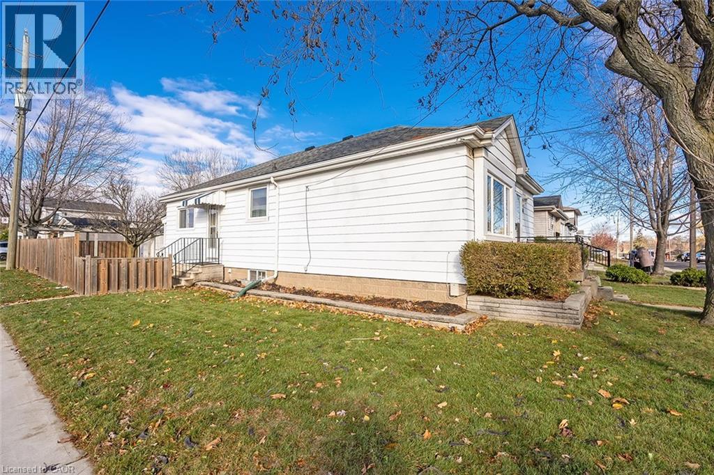 162 East 18th Street, Hamilton, Ontario  L9A 4P1 - Photo 3 - 40796870