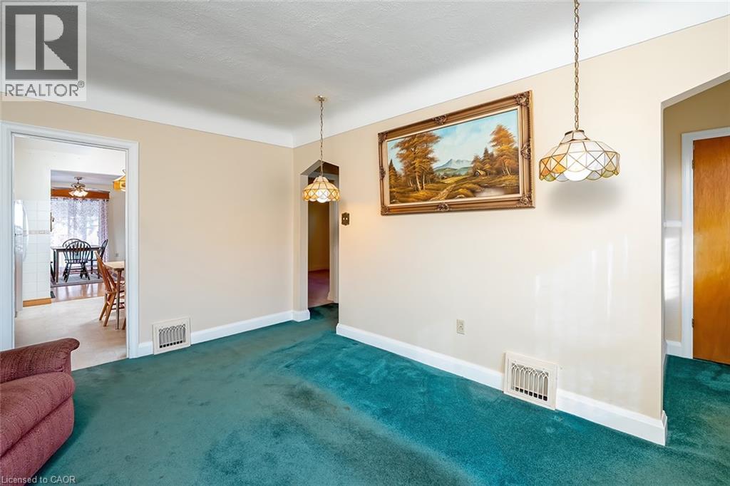 162 East 18th Street, Hamilton, Ontario  L9A 4P1 - Photo 5 - 40796870