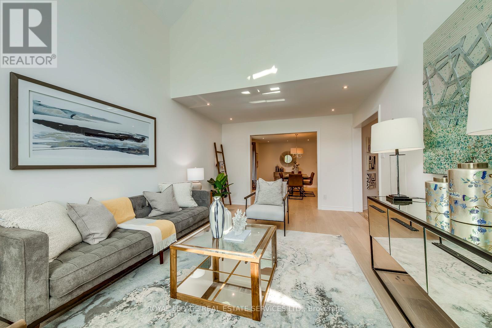 1387 Bayshire Drive, Oakville, Ontario  L6H 6E7 - Photo 11 - W12675256