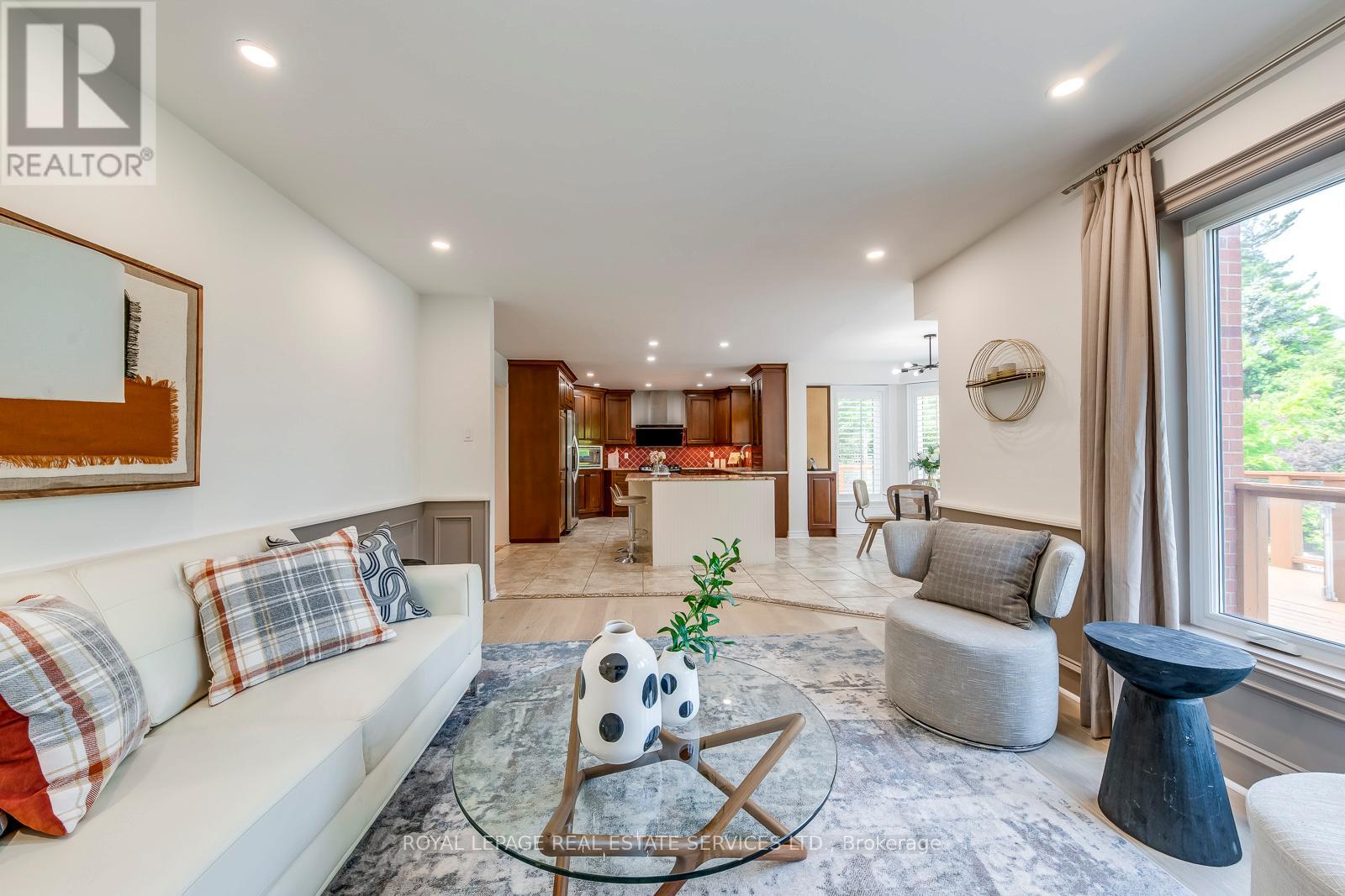 1387 Bayshire Drive, Oakville, Ontario  L6H 6E7 - Photo 16 - W12675256