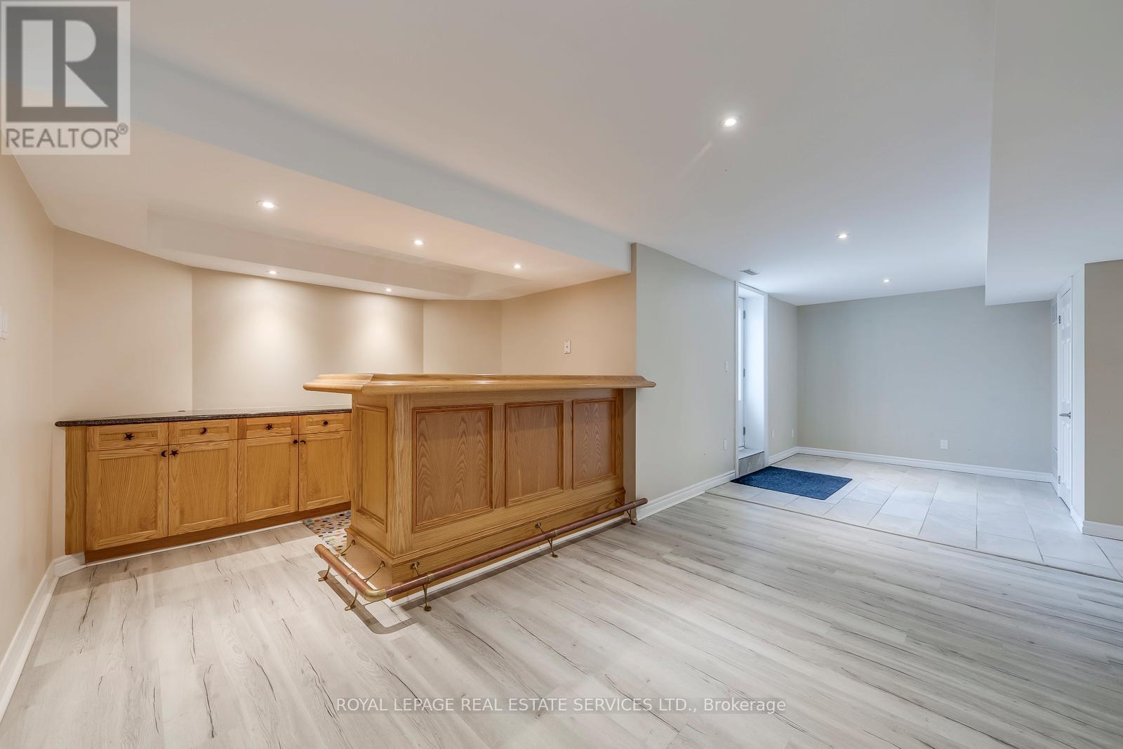 1387 Bayshire Drive, Oakville, Ontario  L6H 6E7 - Photo 43 - W12675256