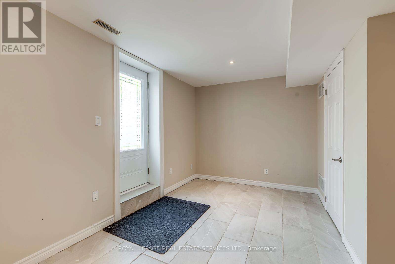 1387 Bayshire Drive, Oakville, Ontario  L6H 6E7 - Photo 44 - W12675256
