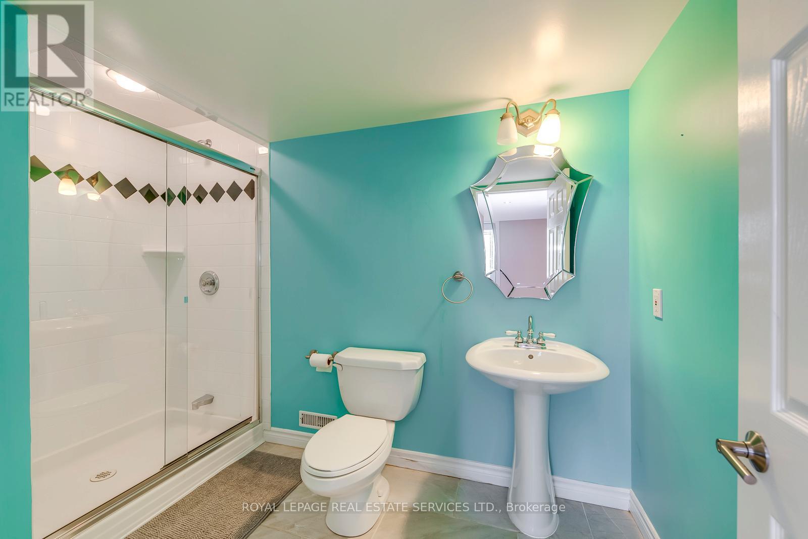 1387 Bayshire Drive, Oakville, Ontario  L6H 6E7 - Photo 45 - W12675256