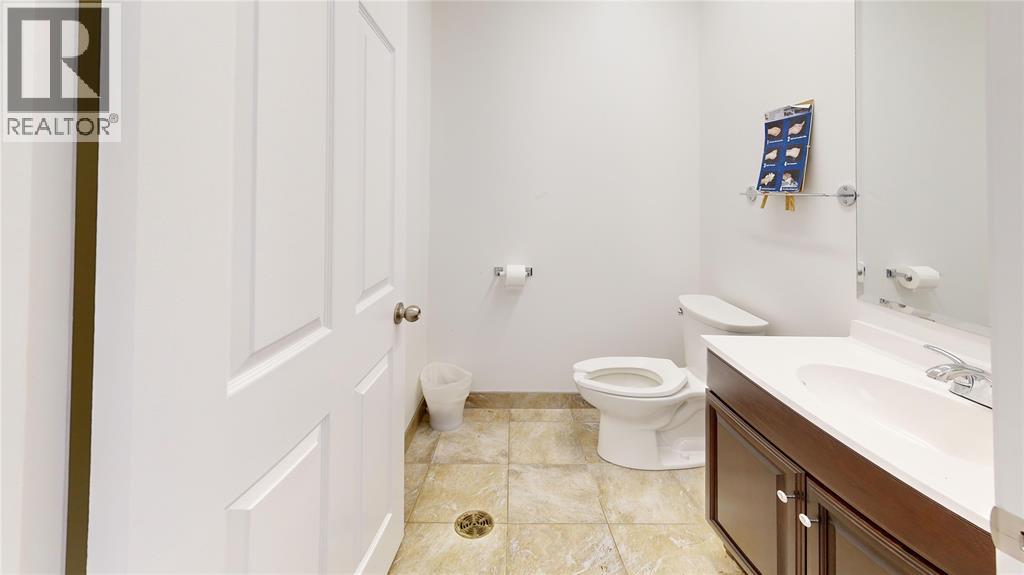 435 Polymoore Drive, St Clair photo 14