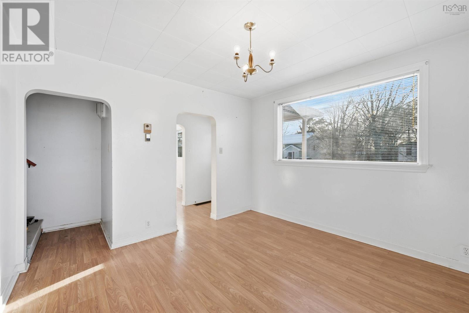 13 Franklyn Street, Dartmouth, Nova Scotia  B2W 1B6 - Photo 3 - 202600103