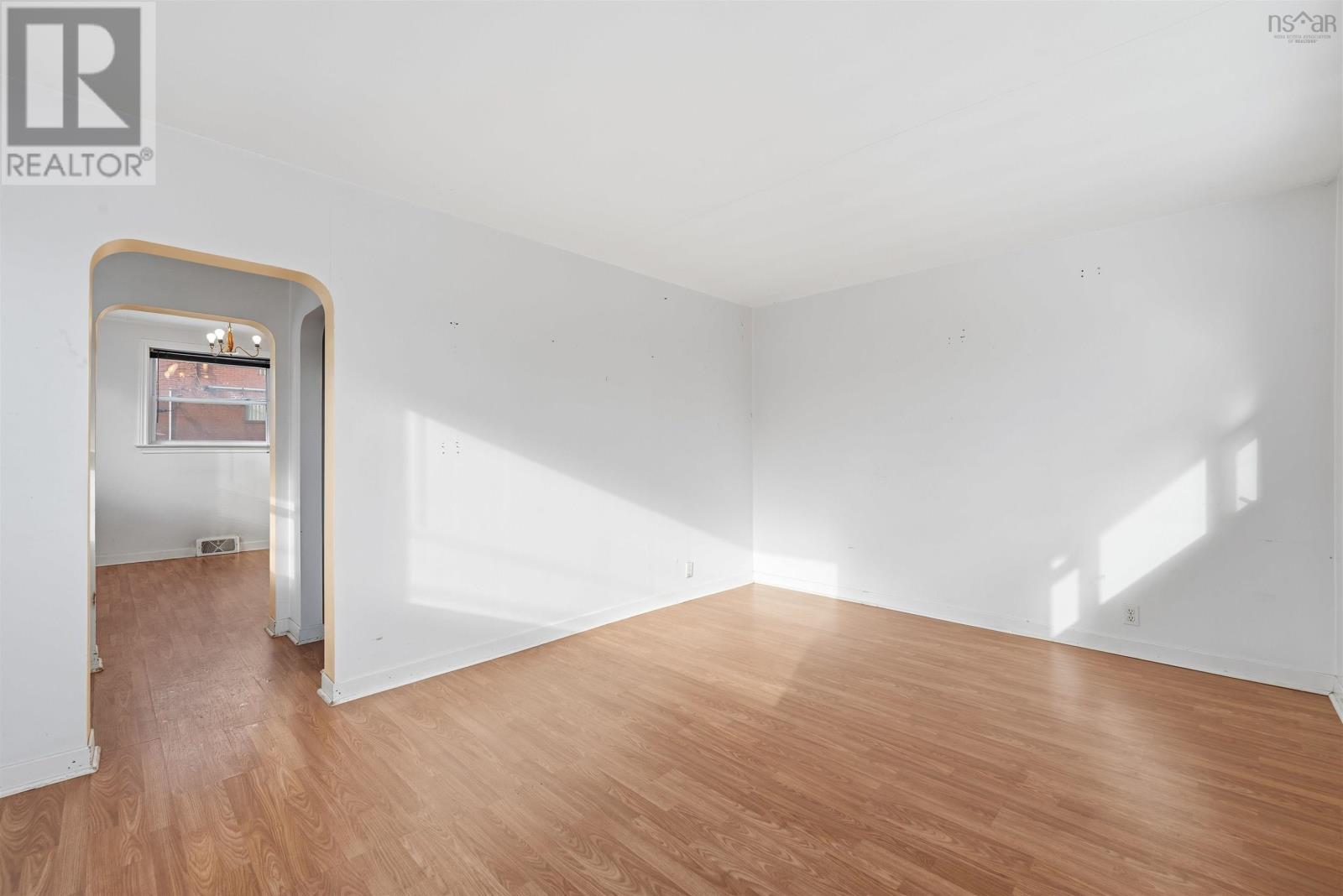 13 Franklyn Street, Dartmouth, Nova Scotia  B2W 1B6 - Photo 7 - 202600103