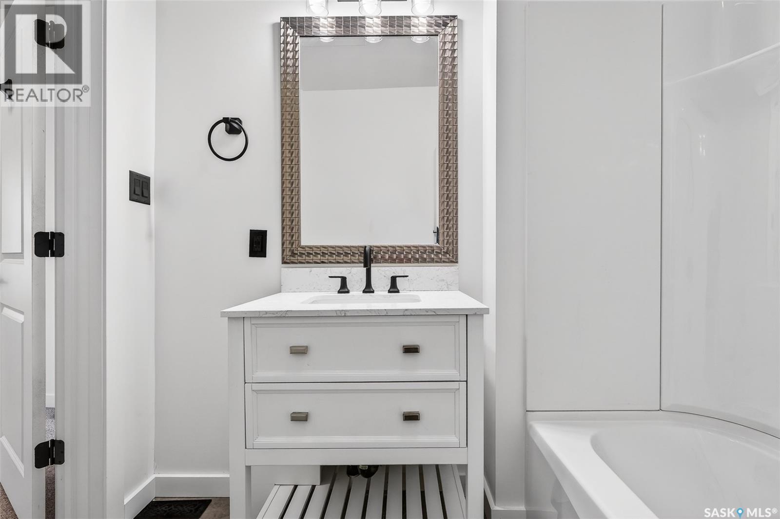 326 Main Street S, Moose Jaw, Saskatchewan  S6H 4V3 - Photo 29 - SK026306