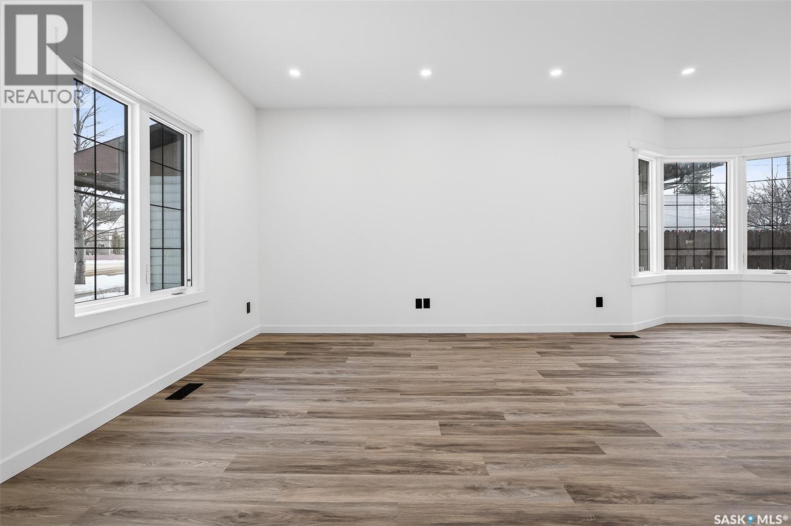 326 Main Street S, Moose Jaw, Saskatchewan  S6H 4V3 - Photo 5 - SK026306