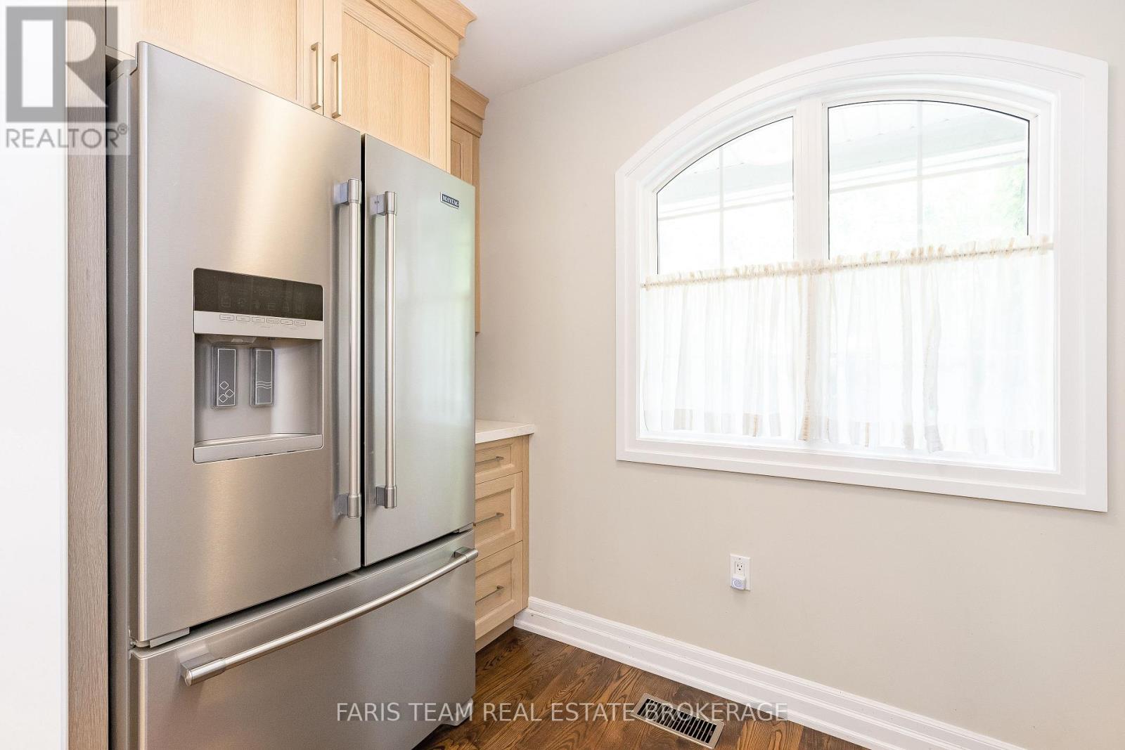 82 Derby Court, Newmarket, Ontario  L3Y 5Z9 - Photo 12 - N12649142