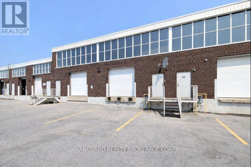 8-9 - 4478 Chesswood Drive, Toronto, Ontario M3J 2B9 - Photo 6 - W12262772