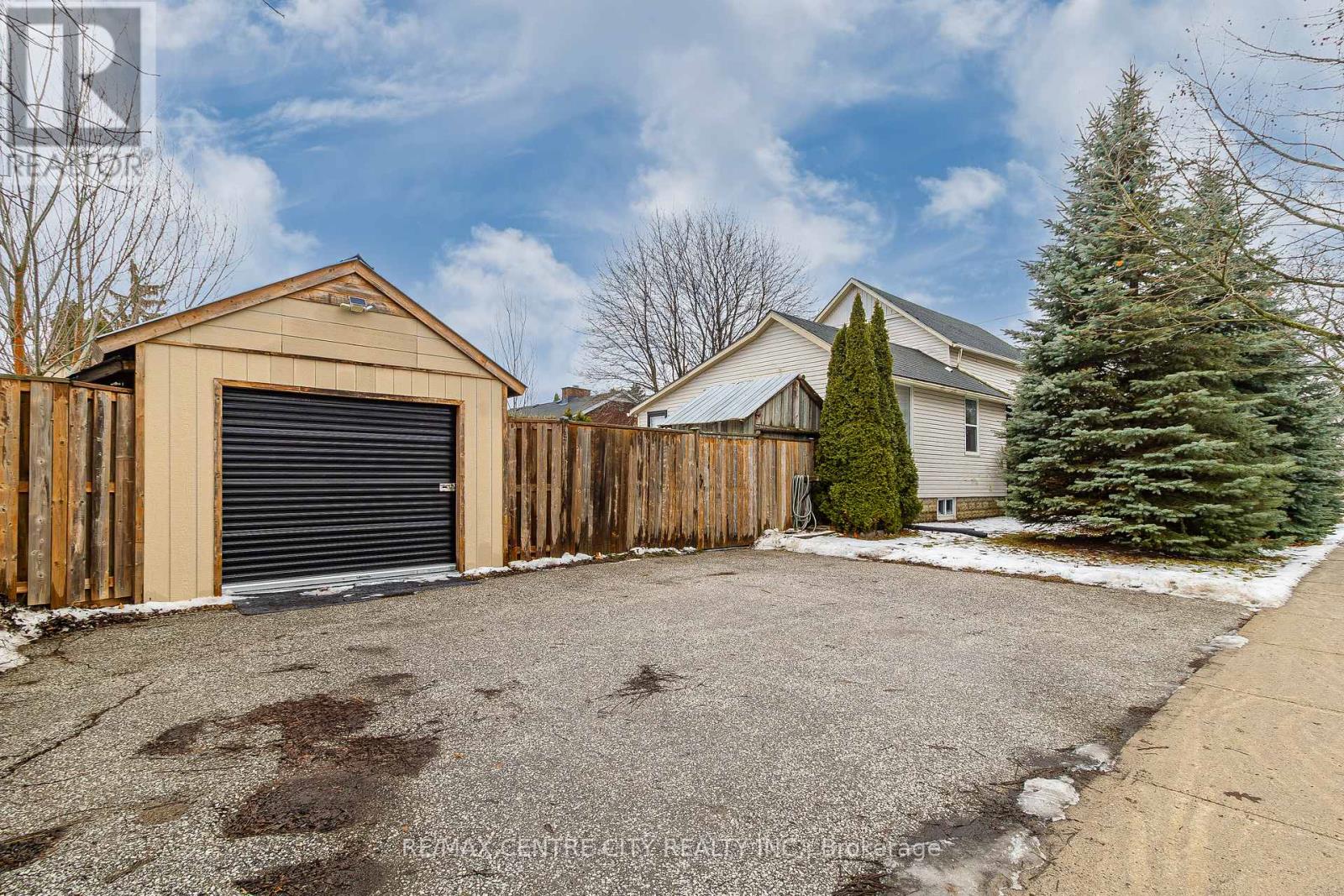 68 Edward Street, St. Thomas, Ontario  N5P 1Y7 - Photo 3 - X12675410