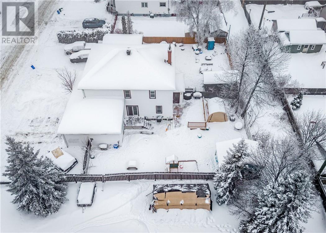 17 Macdonnell, Falconbridge, Ontario  P0M 1S0 - Photo 2 - 2126022