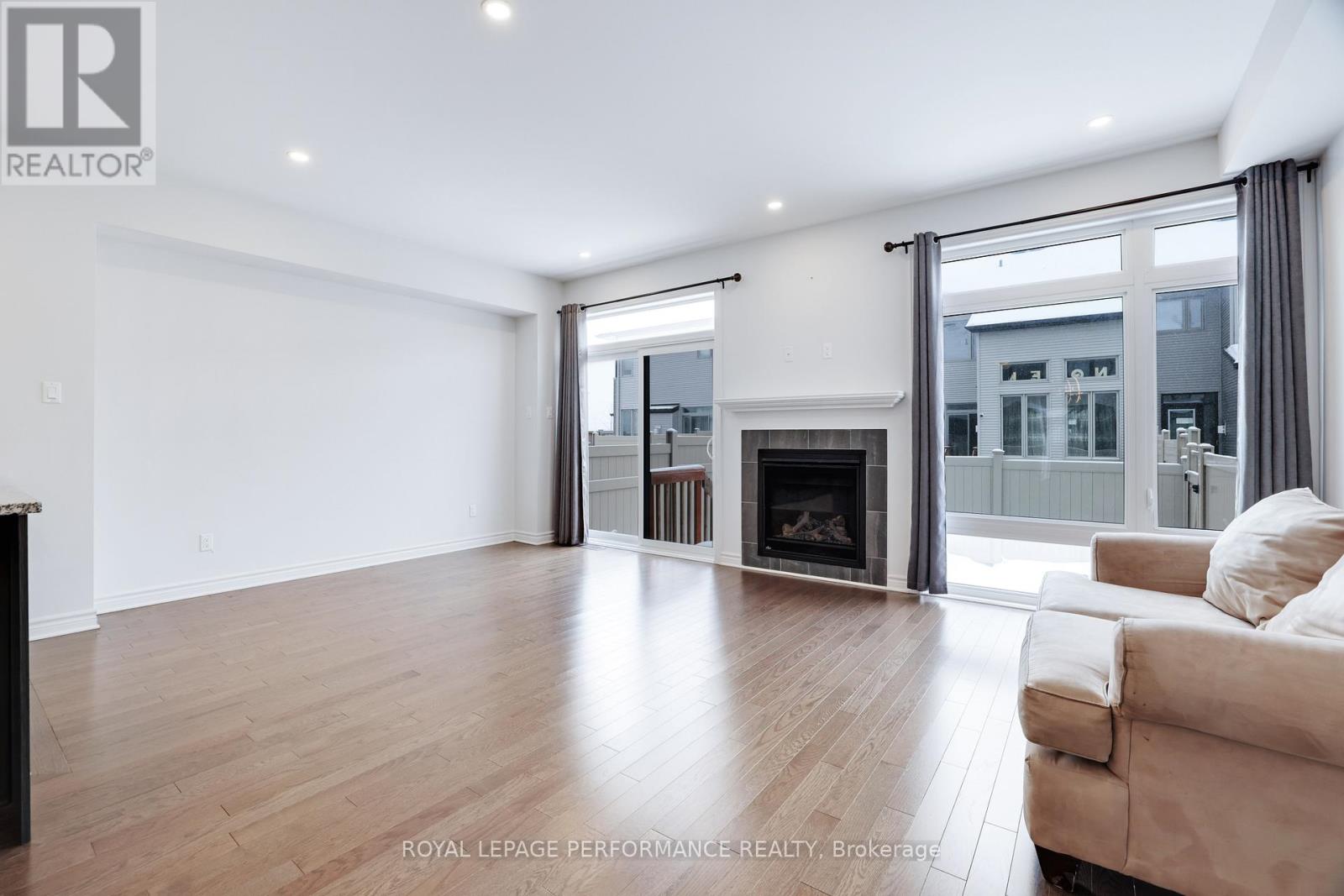 669 Cordelette Circle E, Ottawa, Ontario  K1W 0P2 - Photo 11 - X12675350