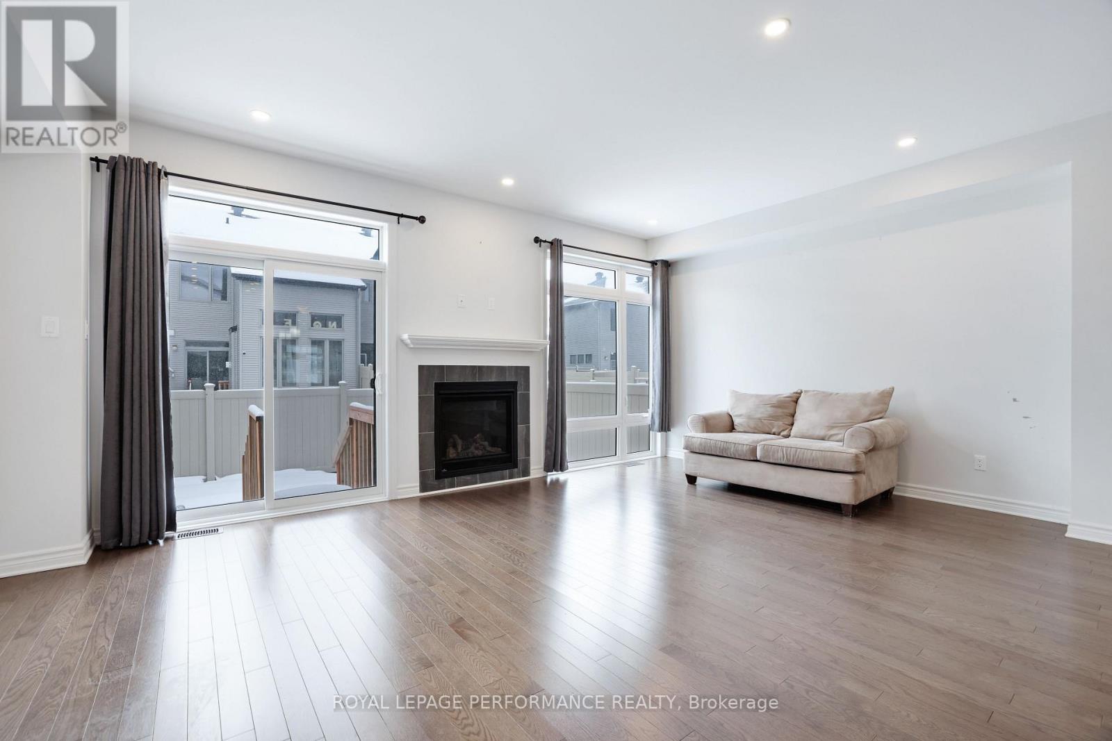 669 Cordelette Circle E, Ottawa, Ontario  K1W 0P2 - Photo 12 - X12675350