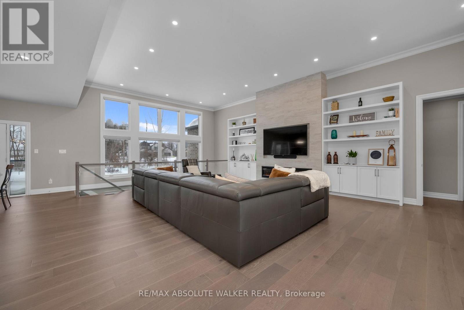 700 Mcmanus Avenue, Ottawa, Ontario  K4M 0B2 - Photo 2 - X12675426