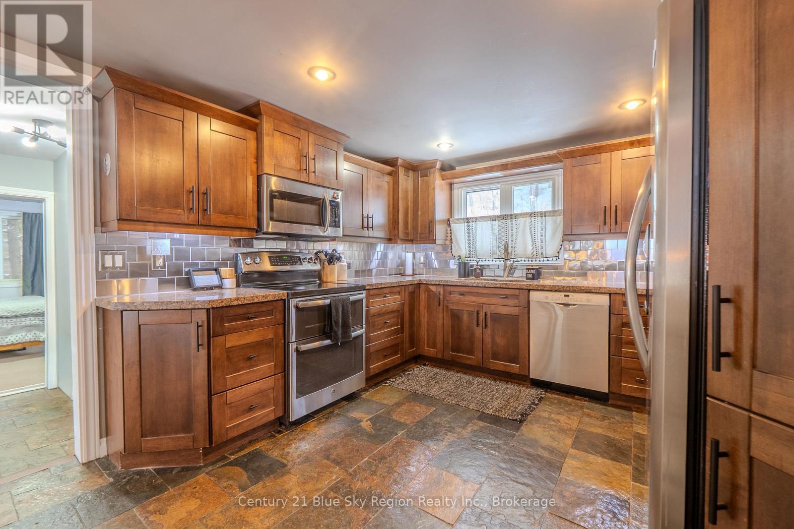 355 Anita Avenue, North Bay (Birchaven), Ontario  P1C 0A8 - Photo 8 - X12675442