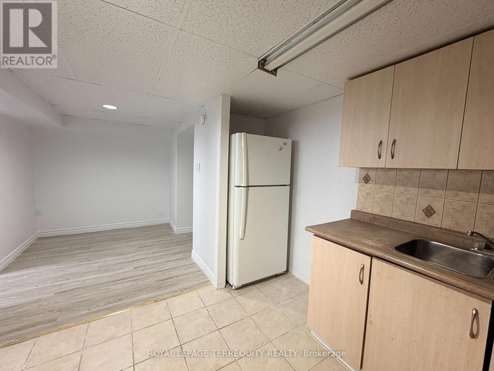 Bsmt - 29 Penzance Drive, Toronto, Ontario  M1K 4Z4 - Photo 20 - E12629972