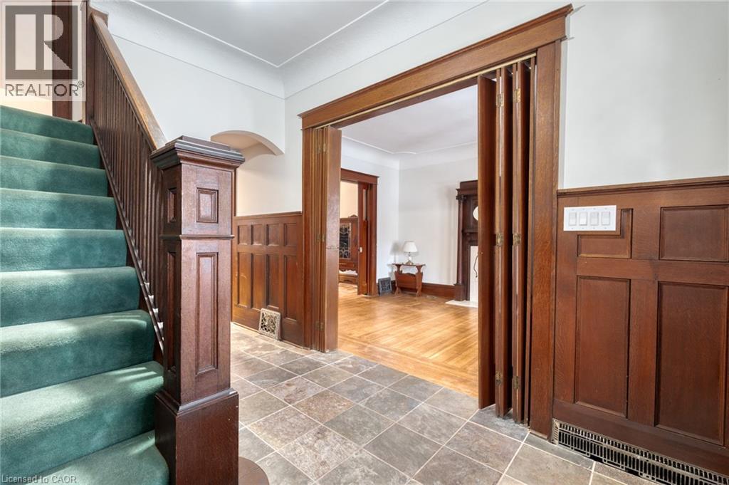 17 Barnesdale Avenue N, Hamilton, Ontario  L8L 6R4 - Photo 4 - 40796518