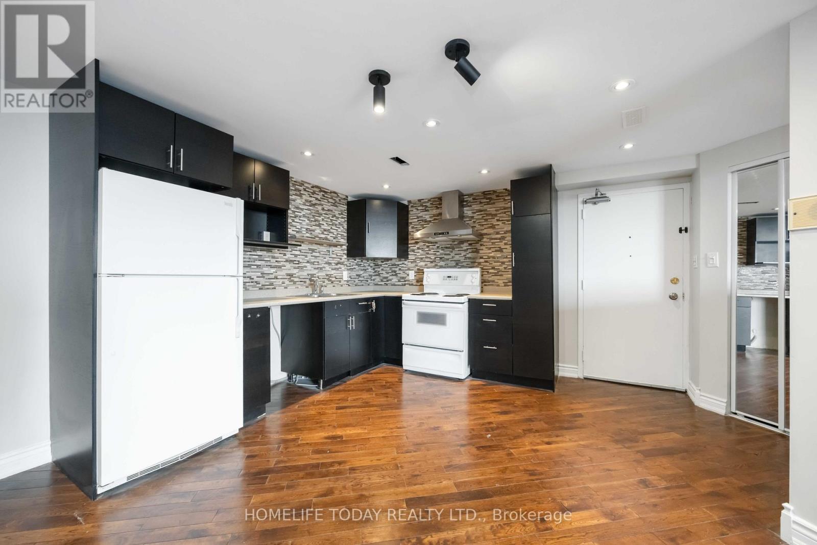 1603 - 330 Dixon Road, Toronto, Ontario  M9R 1S9 - Photo 18 - W12514376