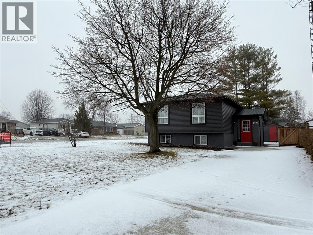 1578 Councillors Street, St Clair, Ontario  N0N 1H0 - Photo 25 - 26000056