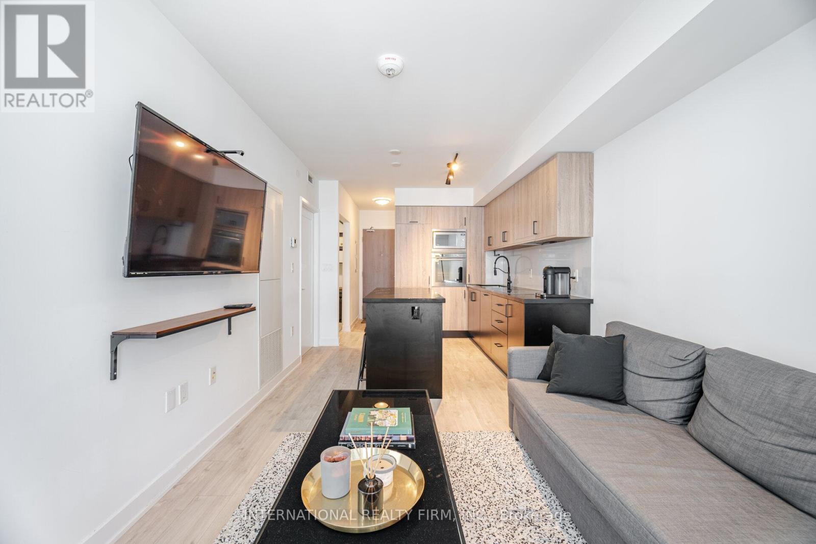 1012 - 27 Bathurst Street, Toronto, Ontario  M5V 2P1 - Photo 13 - C12675312