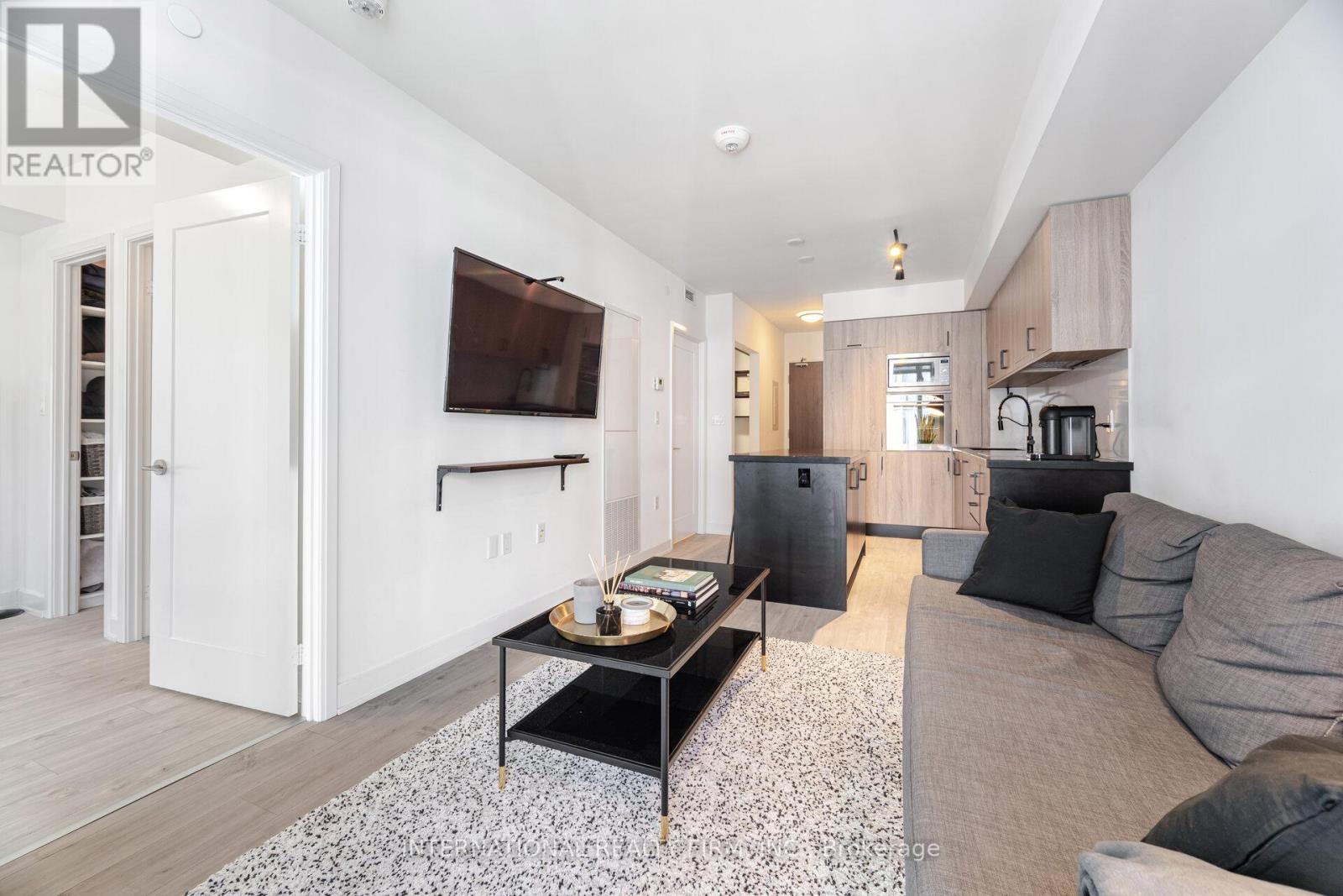 1012 - 27 Bathurst Street, Toronto, Ontario  M5V 2P1 - Photo 14 - C12675312