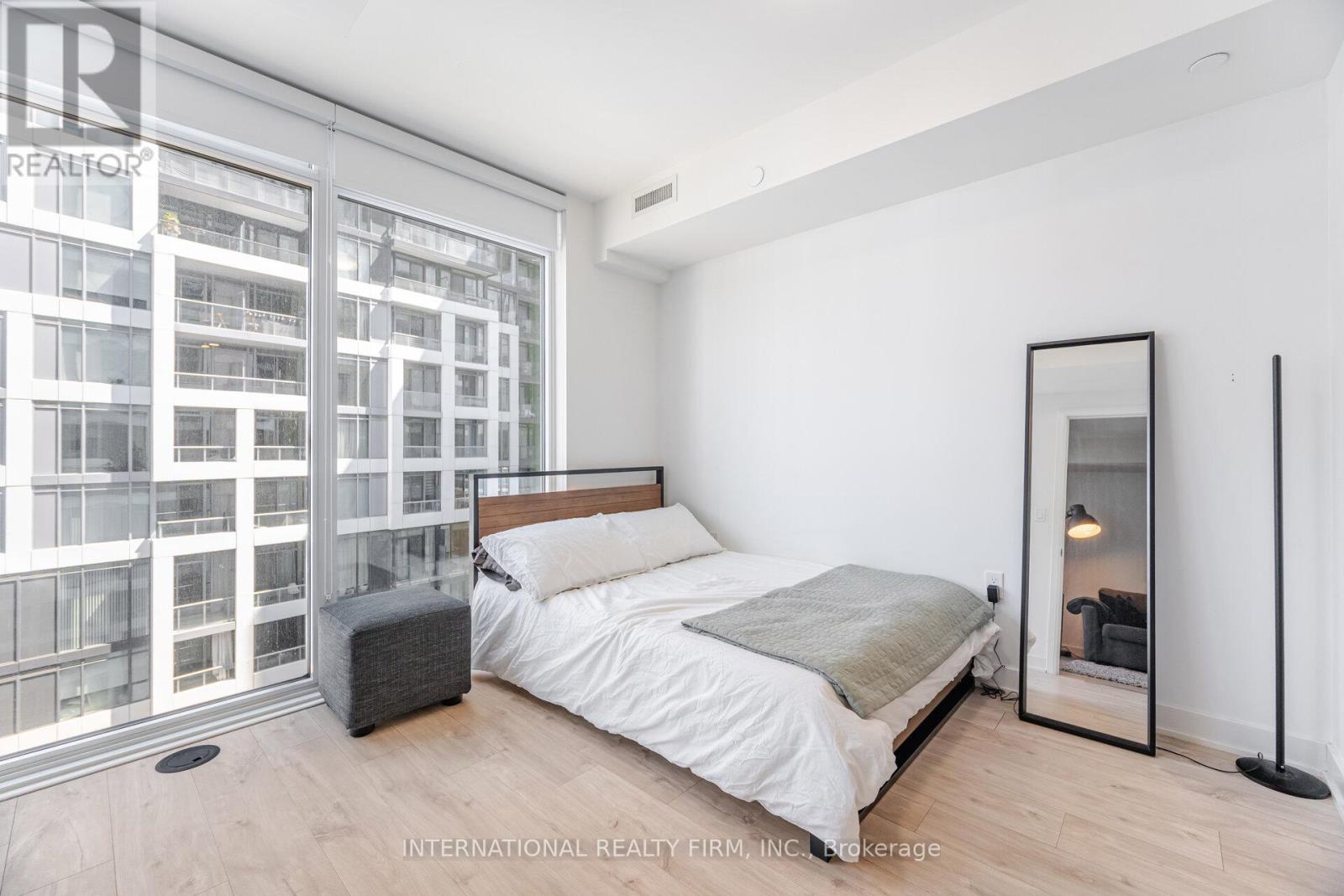 1012 - 27 Bathurst Street, Toronto, Ontario  M5V 2P1 - Photo 16 - C12675312