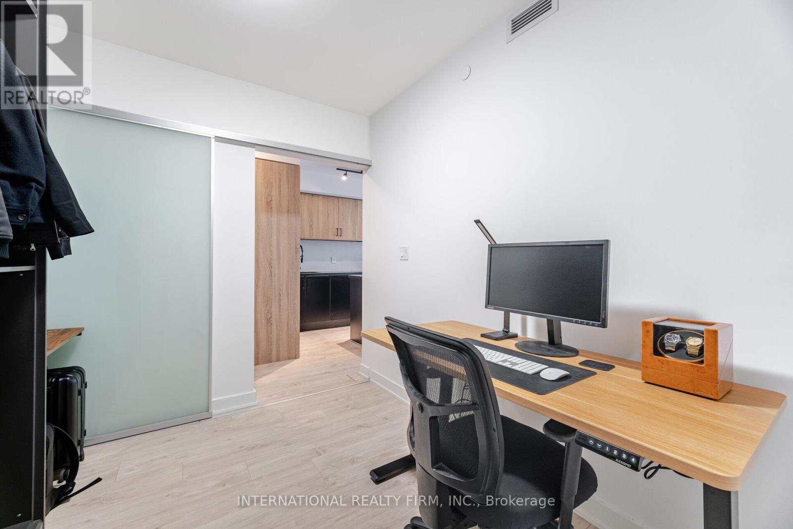 1012 - 27 Bathurst Street, Toronto, Ontario  M5V 2P1 - Photo 22 - C12675312